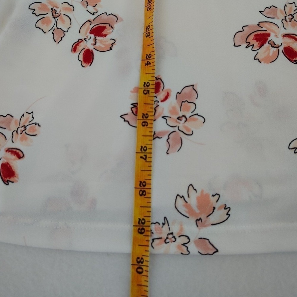 Liz Claiborne Ivory Floral Keyhole Neck Pearl Accent Flutter Sleeve Blouse 2X - Picture 14 of 14